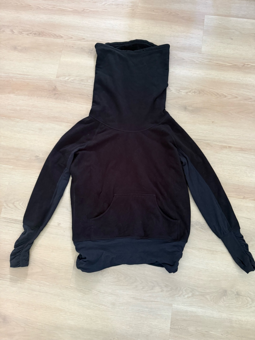 Lululemon Don't Hurry Be Happy Pullover size 10